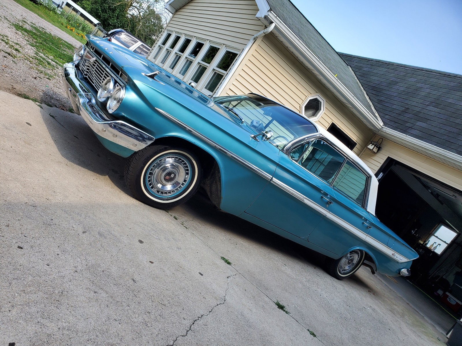 Chevrolet-Impala-1961