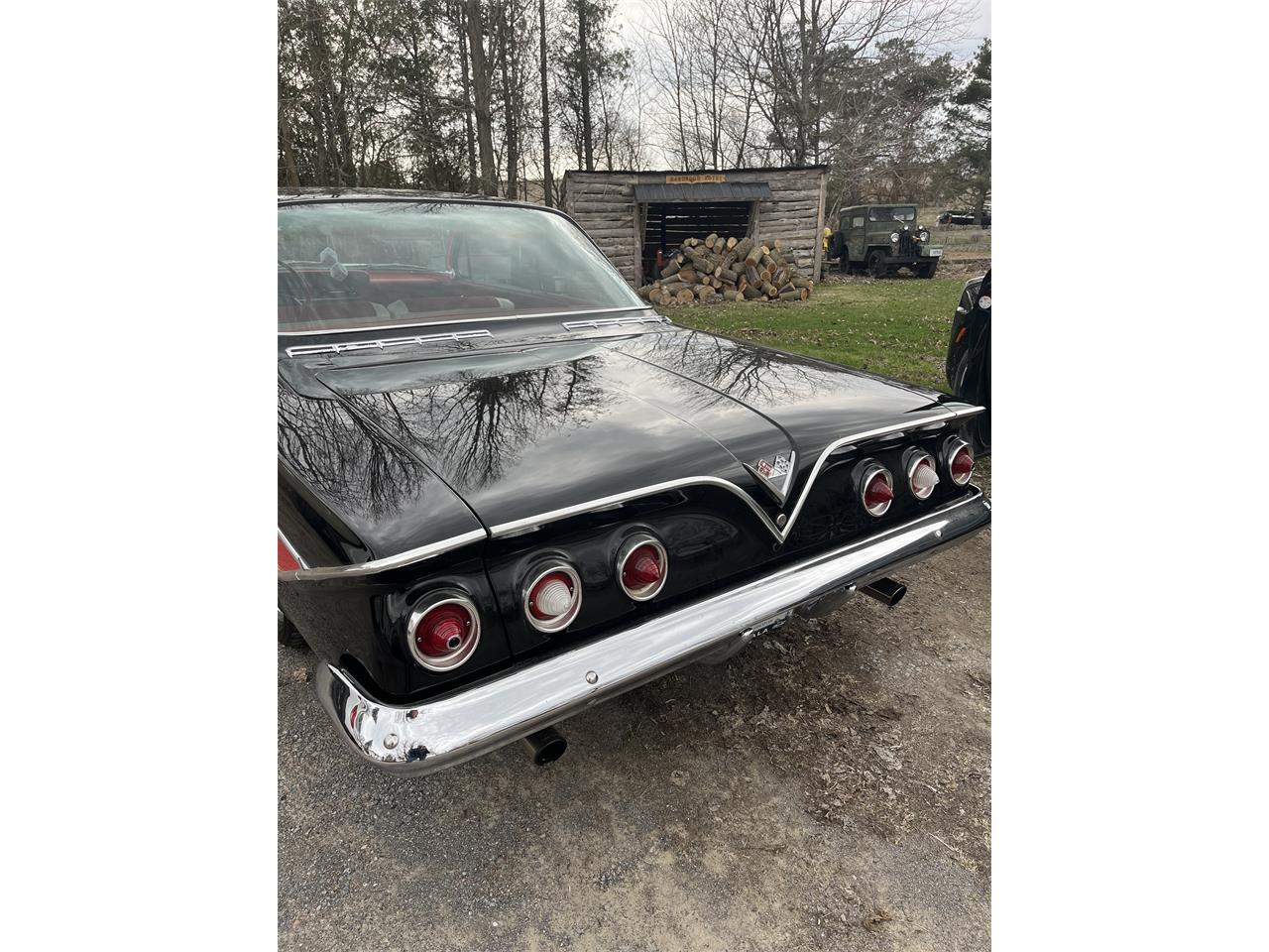 Chevrolet-Impala-1961-Black-Red-3
