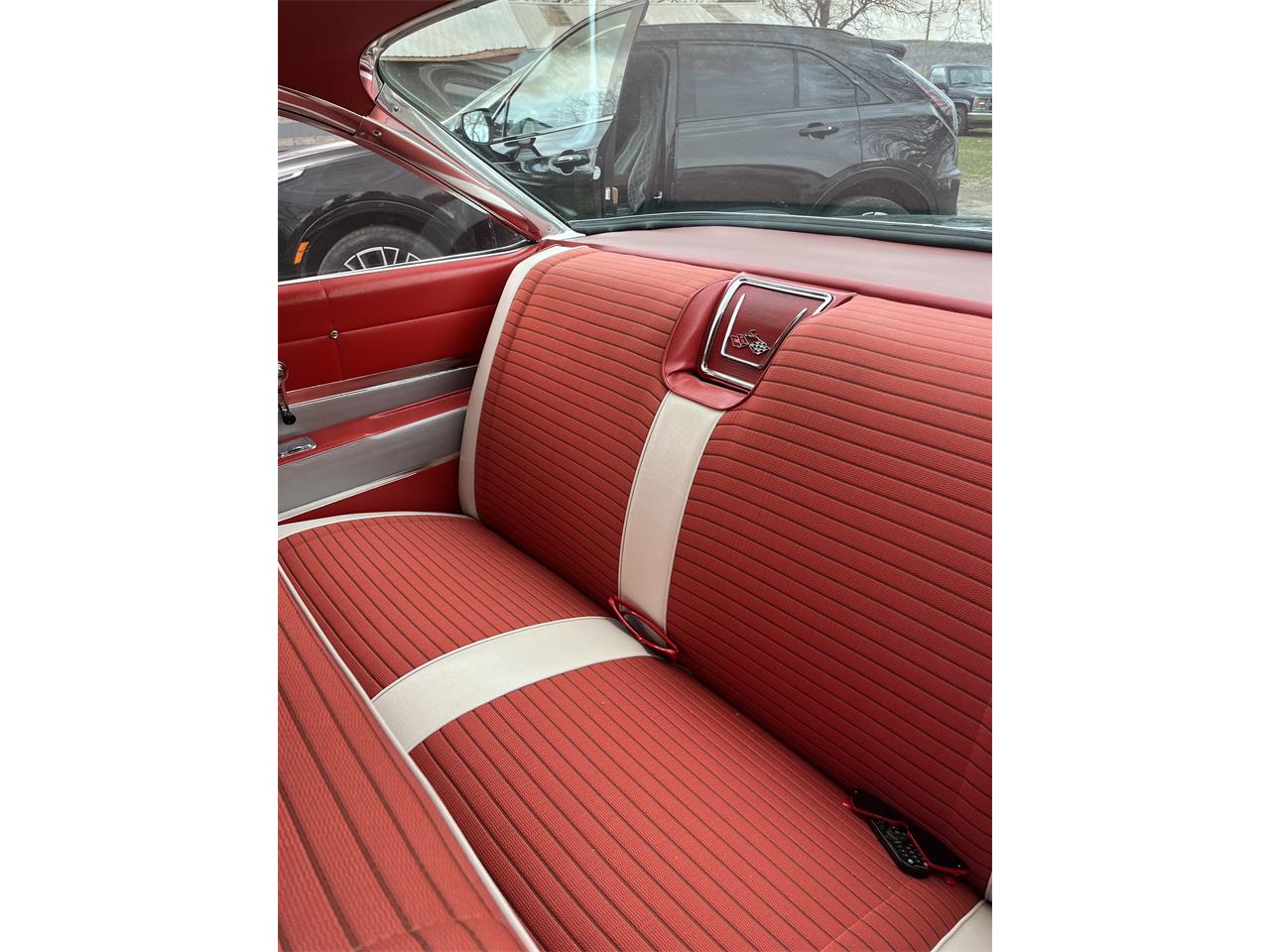 Chevrolet-Impala-1961-Black-Red-6