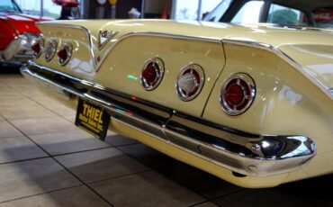 Chevrolet-Impala-1961-Classic-Car-19