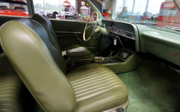 Chevrolet-Impala-1961-Classic-Car-24