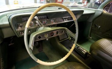 Chevrolet-Impala-1961-Classic-Car-26