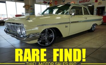 Chevrolet-Impala-1961-Classic-Car