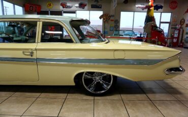 Chevrolet-Impala-1961-Classic-Car-39