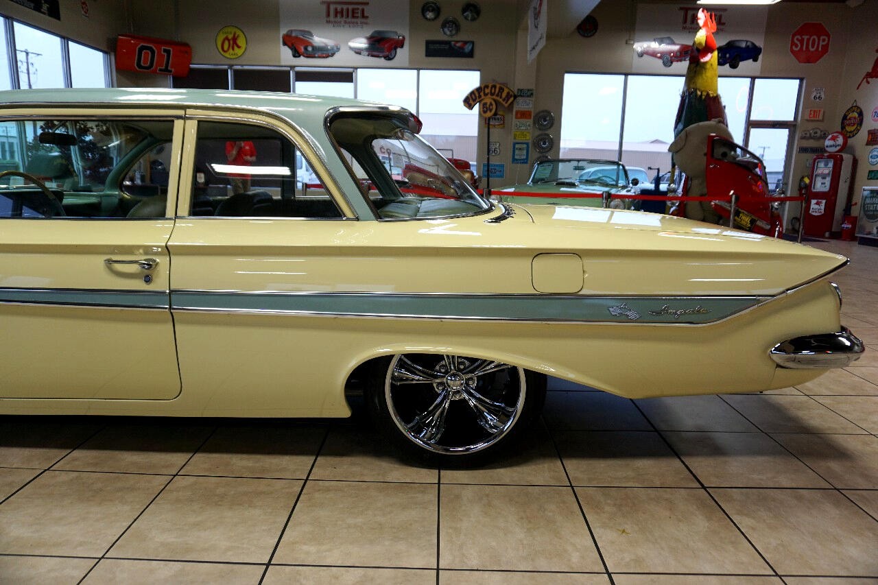 Chevrolet-Impala-1961-Classic-Car-39