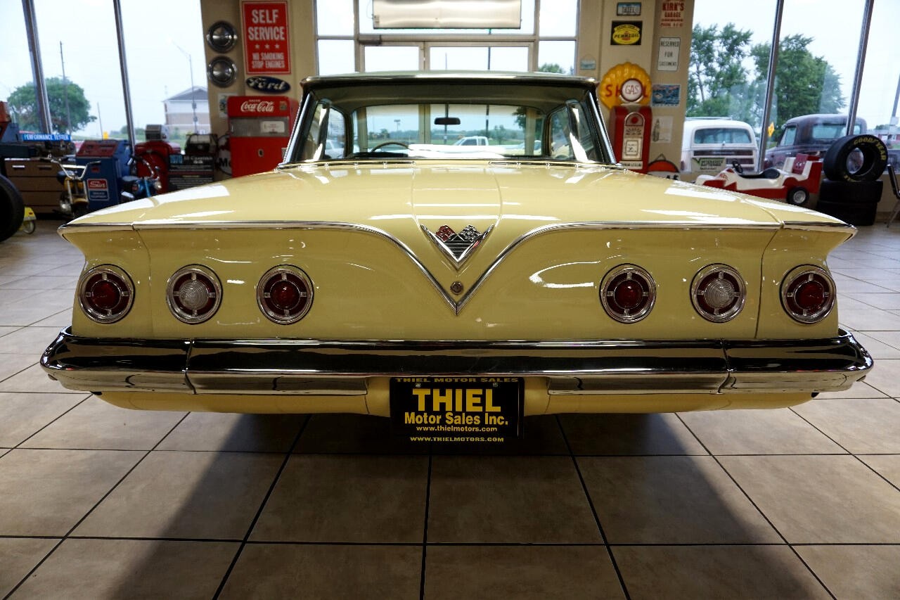 Chevrolet-Impala-1961-Classic-Car-6