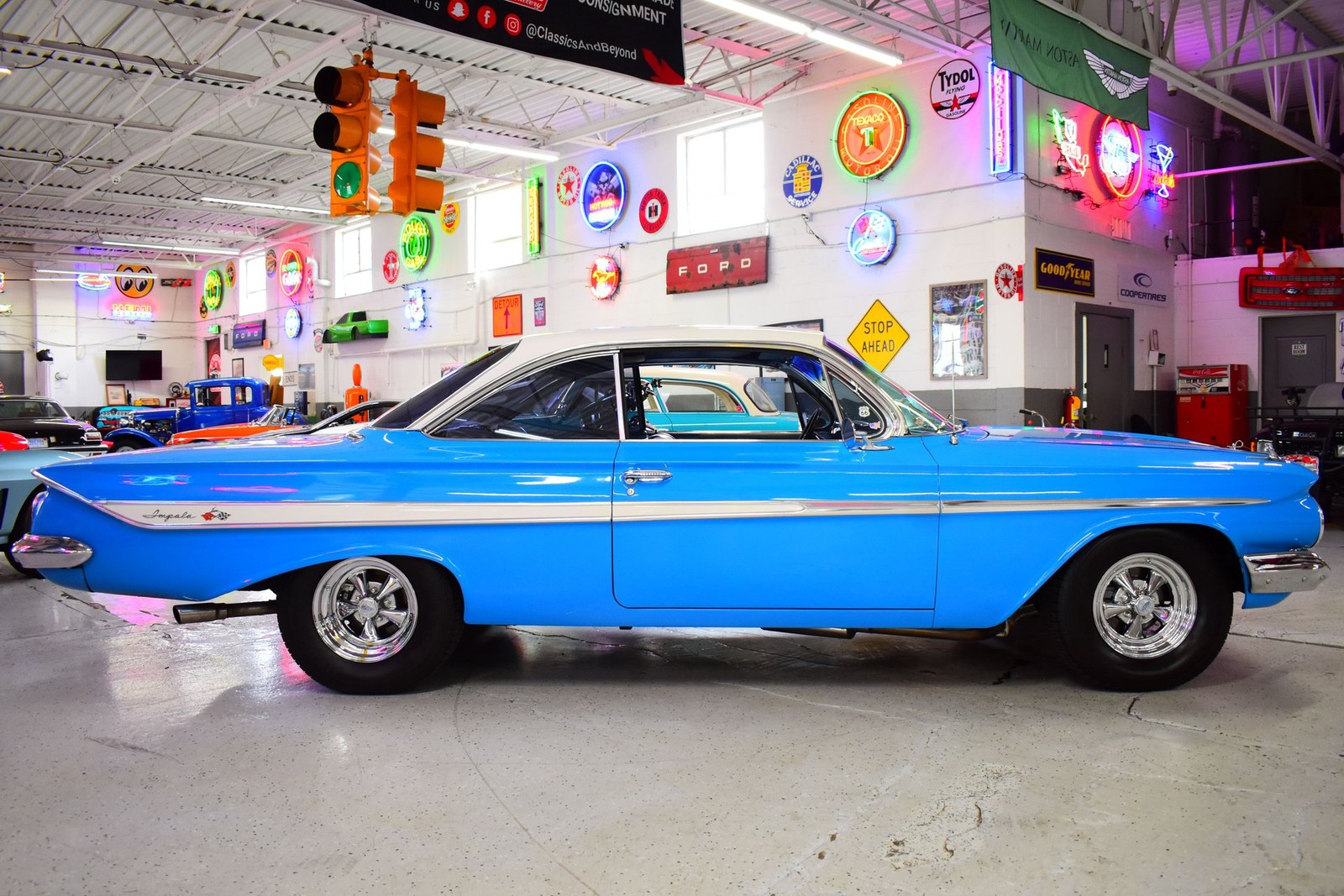 Chevrolet-Impala-1961-Coupe-3