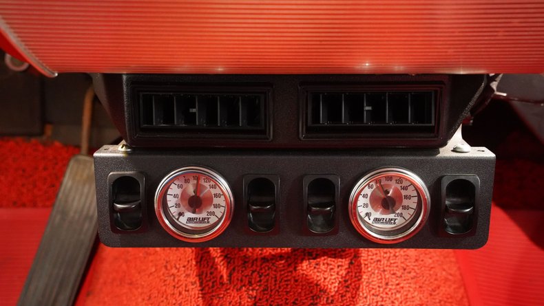 Chevrolet-Impala-1961-Patina-Red-ampamp-White-46