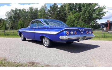 Chevrolet-Impala-1961-blue-blue-2