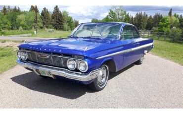 Chevrolet-Impala-1961-blue-blue