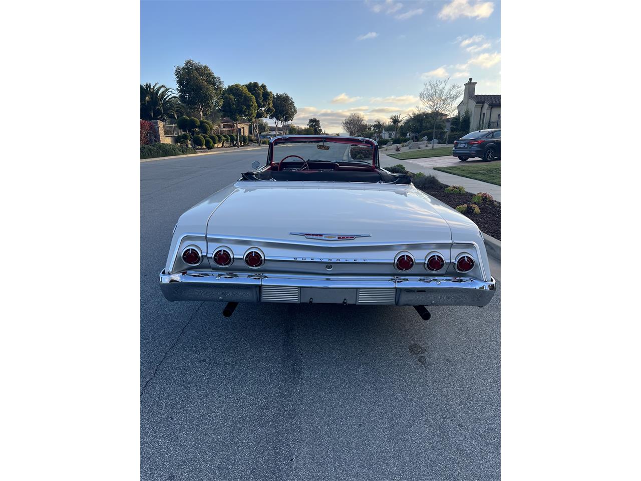 Chevrolet-Impala-1962-White-Red-1