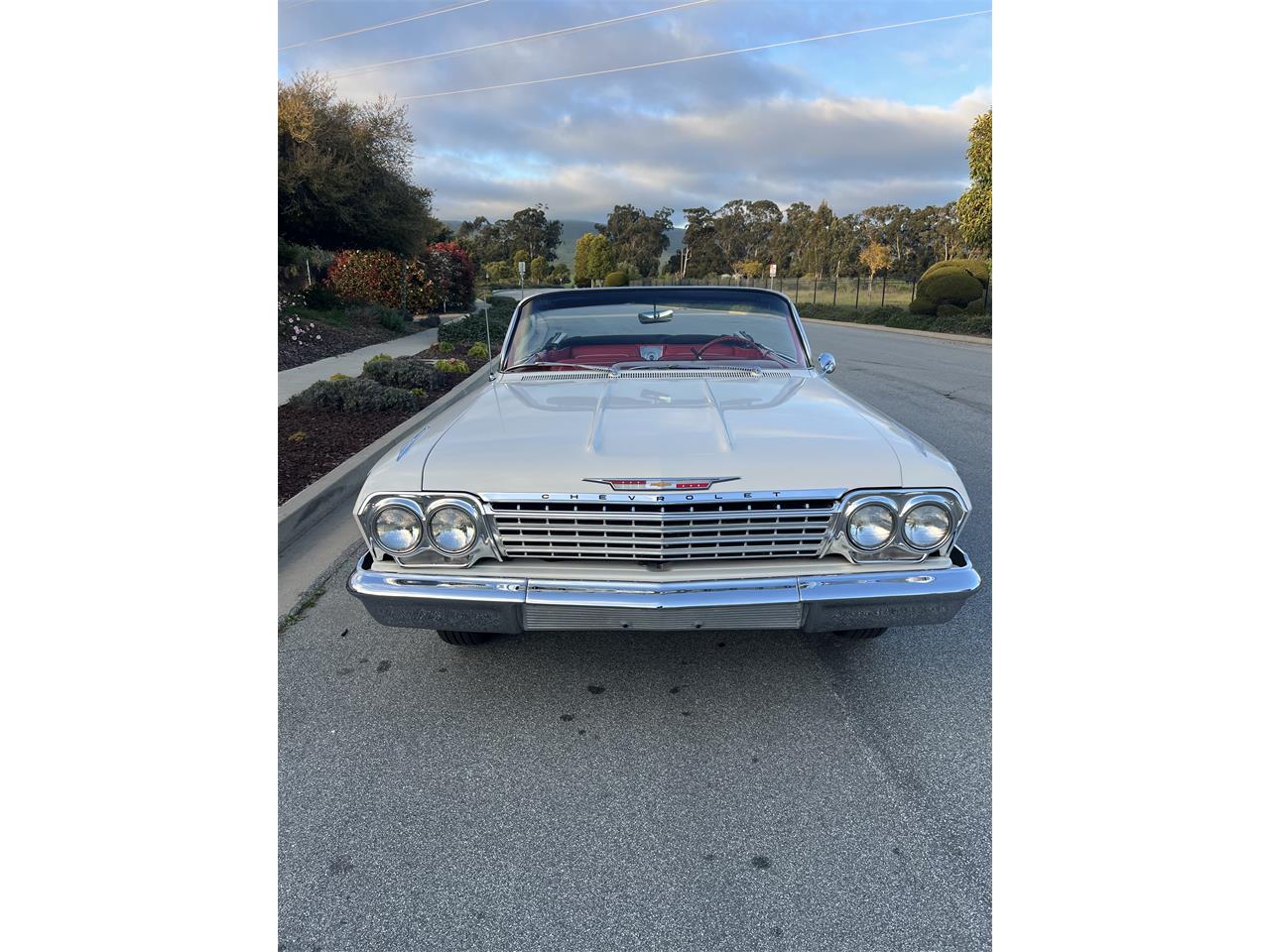 Chevrolet-Impala-1962-White-Red-4
