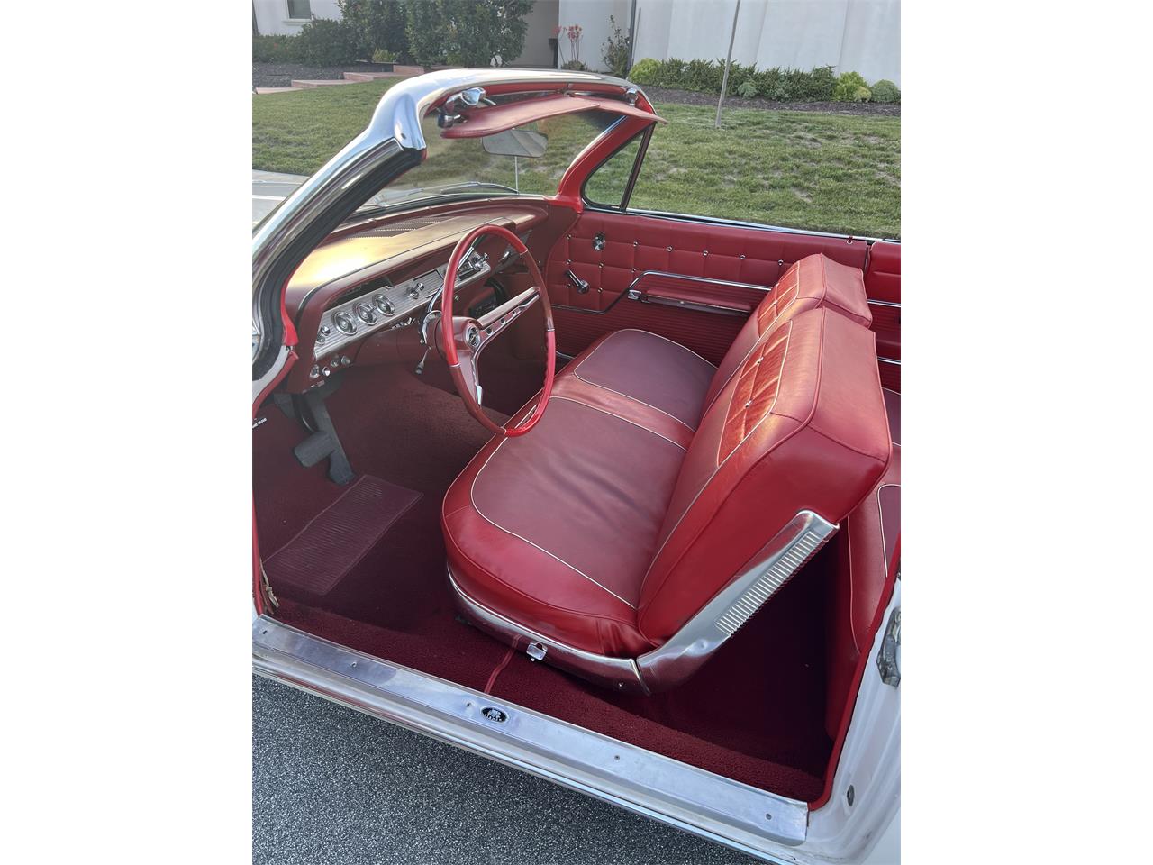 Chevrolet-Impala-1962-White-Red-5