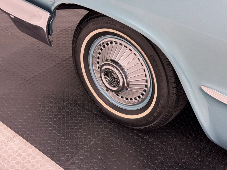Chevrolet-Impala-1963-Azure-Aqua-Teal-9