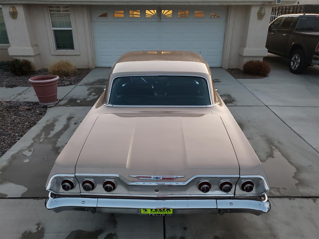 Chevrolet-Impala-1963-Cordovan-brown-Black-4