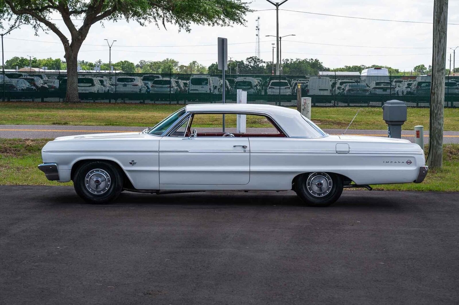 Chevrolet-Impala-1964-2-Door-1