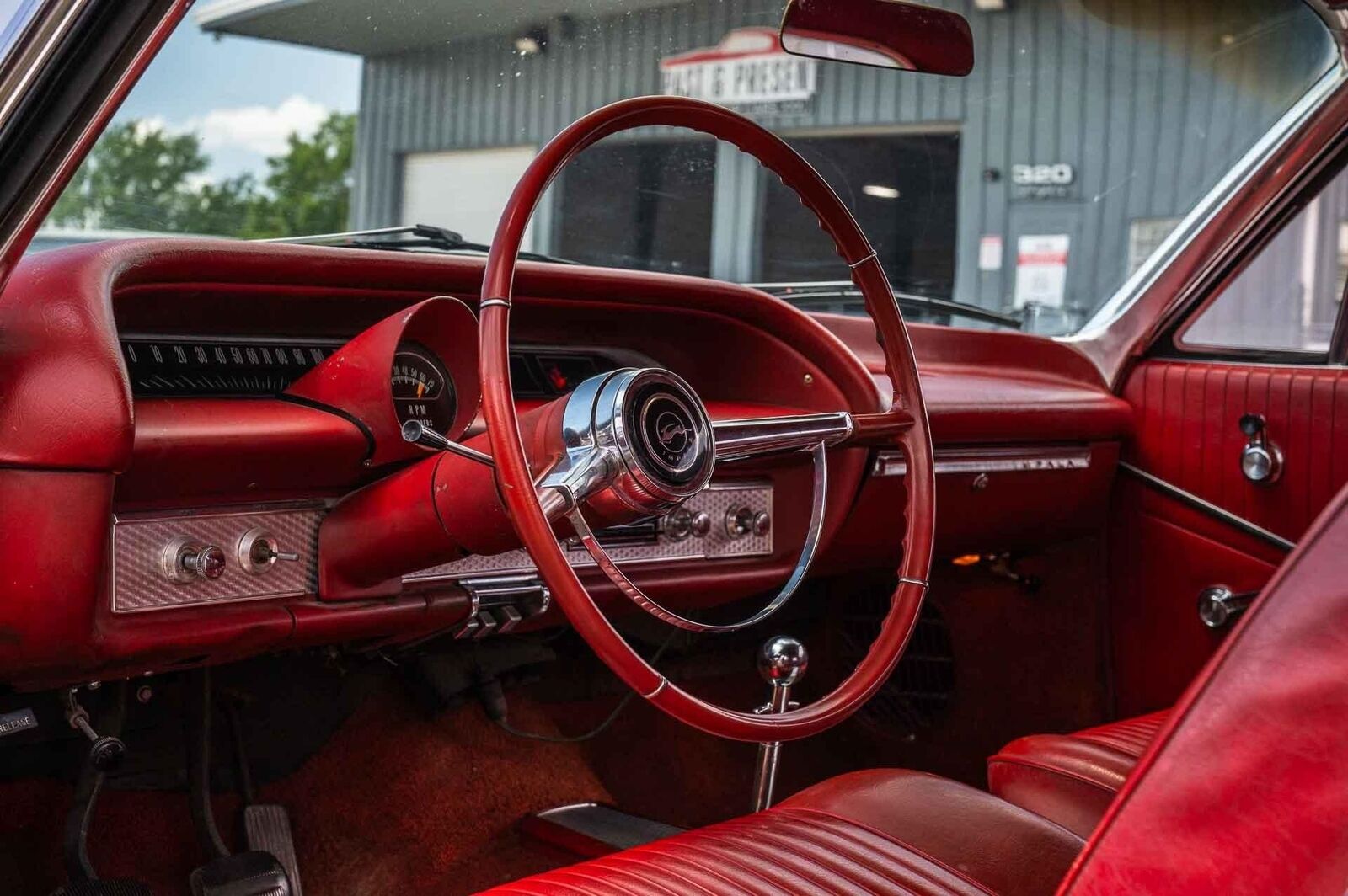 Chevrolet-Impala-1964-2-Door-13