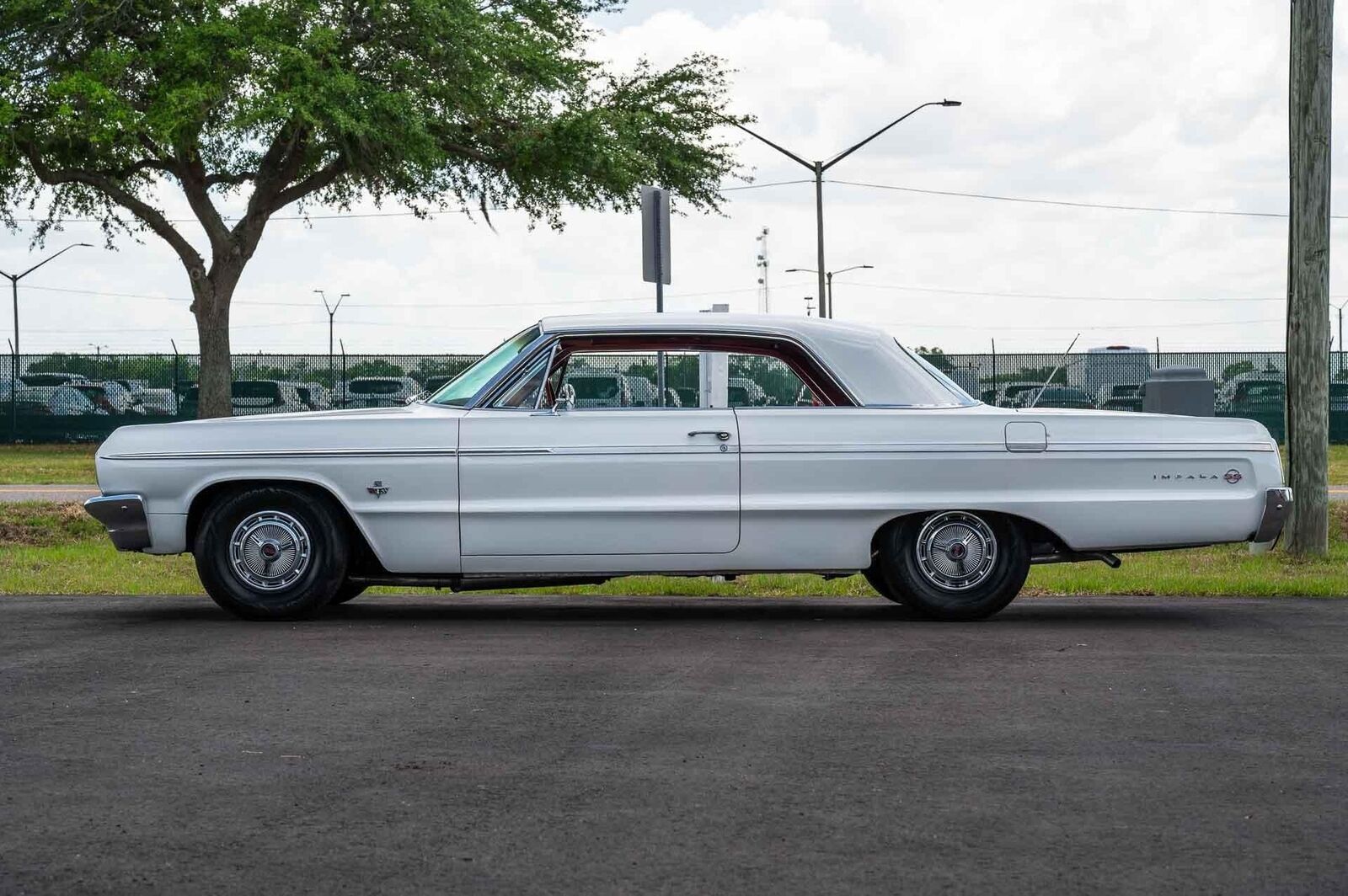 Chevrolet-Impala-1964-2-Door-20