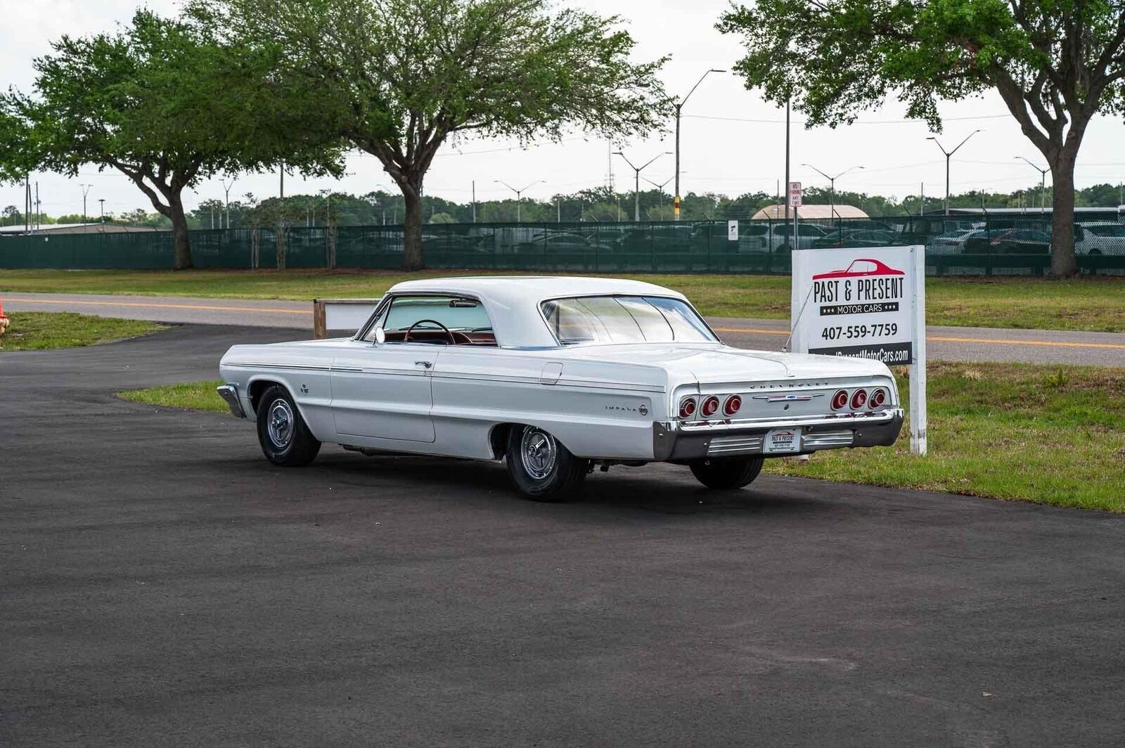 Chevrolet-Impala-1964-2-Door-22