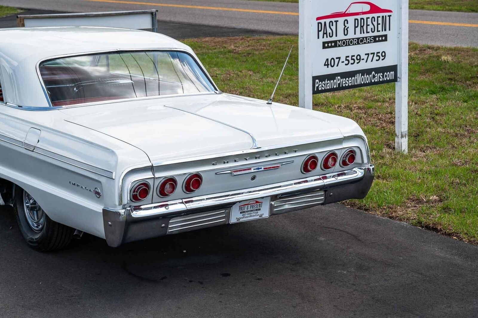 Chevrolet-Impala-1964-2-Door-23