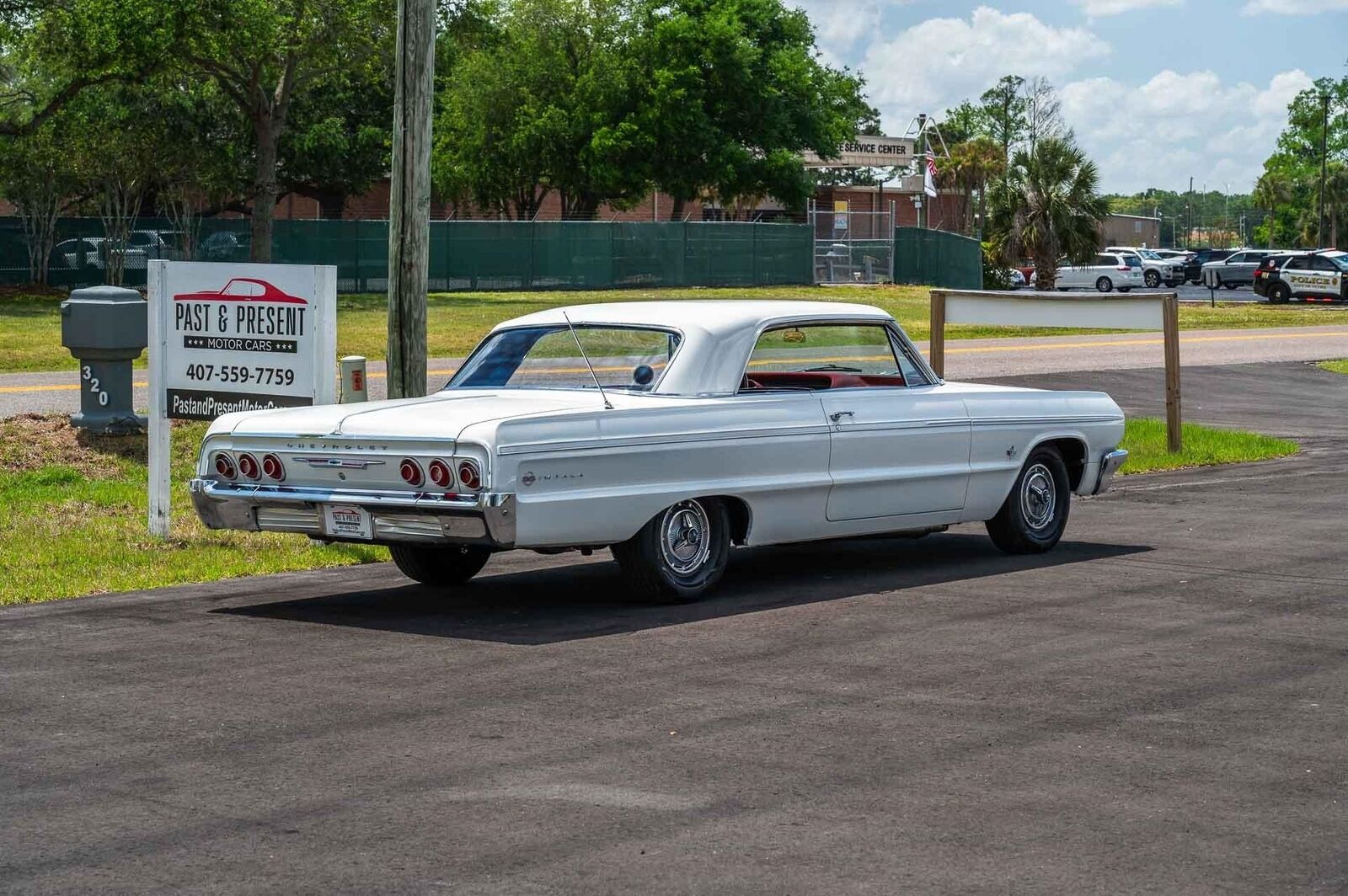 Chevrolet-Impala-1964-2-Door-34