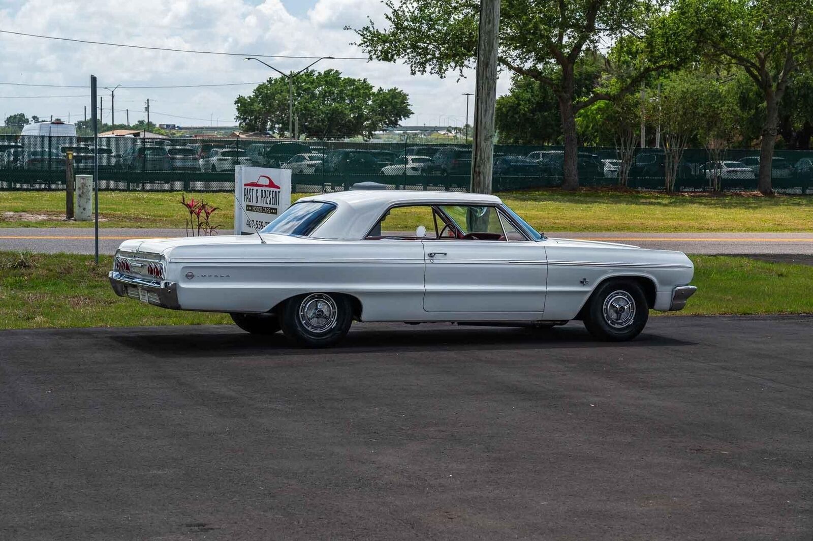 Chevrolet-Impala-1964-2-Door-35