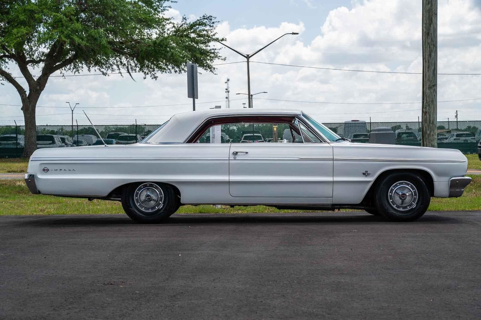 Chevrolet-Impala-1964-2-Door-36