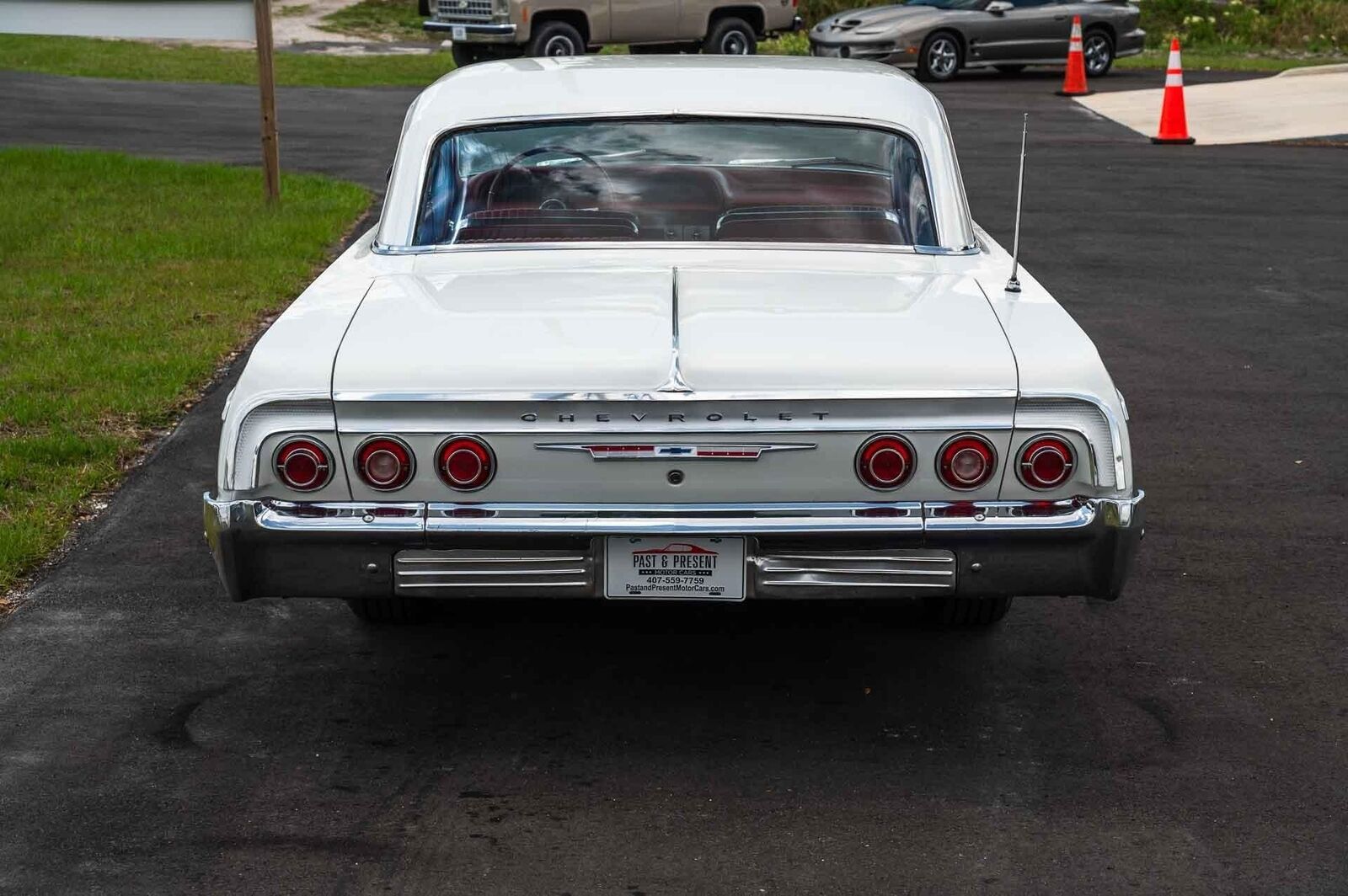 Chevrolet-Impala-1964-2-Door-4