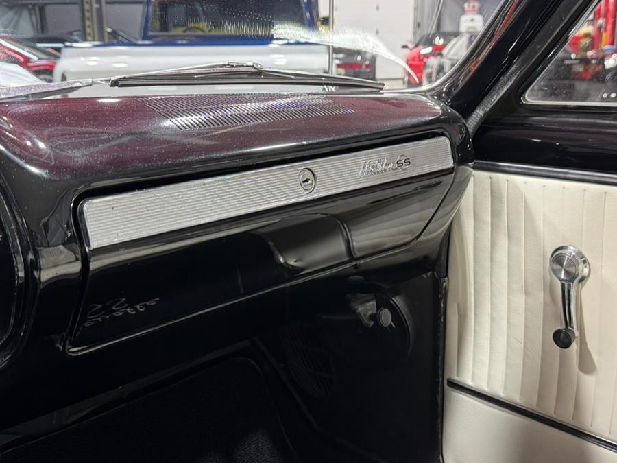 Chevrolet-Impala-1964-2-Door-Coupe-15