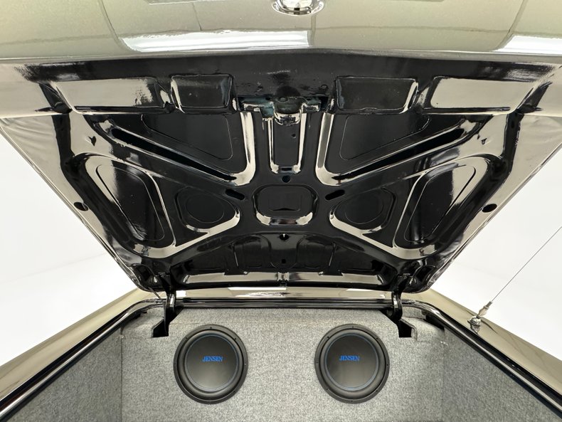 Chevrolet-Impala-1964-Tuxedo-Black-Black-28
