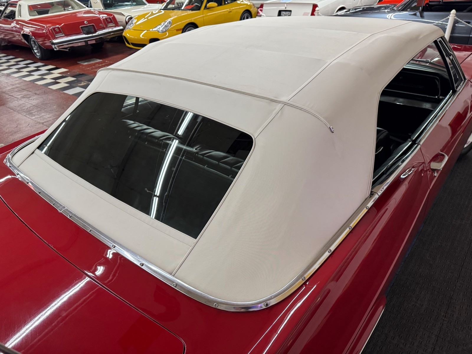 Chevrolet-Impala-1965-4