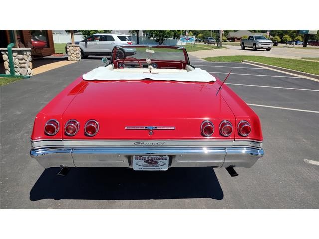 Chevrolet-Impala-1965-Convertible-13