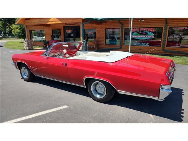 Chevrolet-Impala-1965-Convertible-9