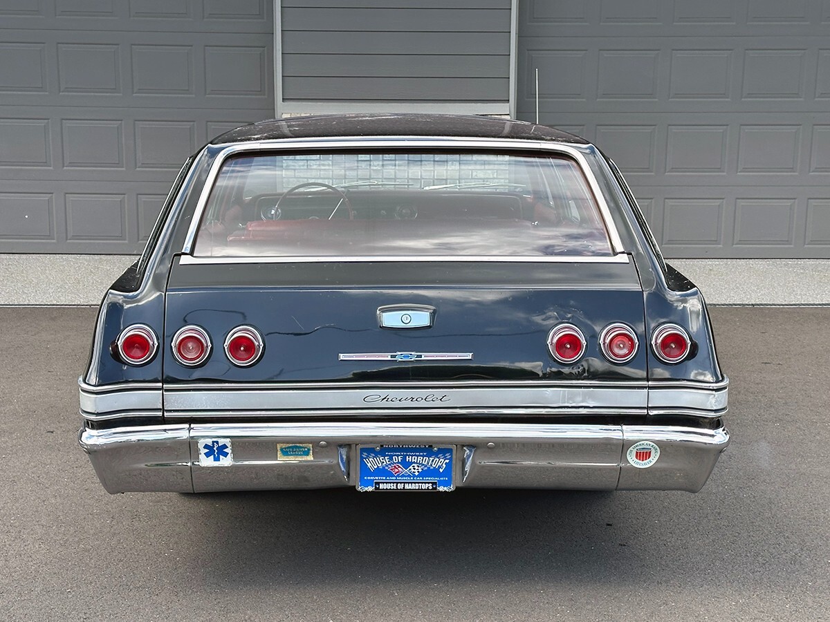 Chevrolet-Impala-1965-Wagon-11