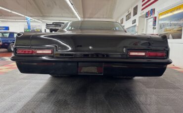 Chevrolet-Impala-1966-2-Door-12