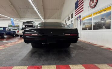 Chevrolet-Impala-1966-2-Door-19