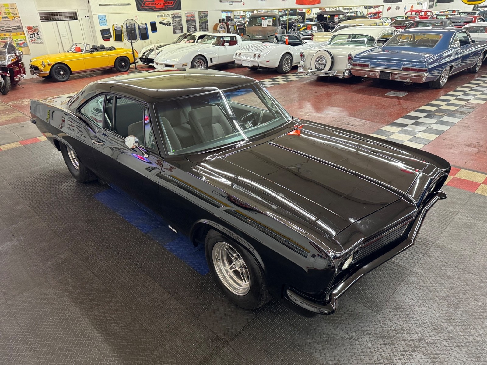 Chevrolet-Impala-1966-2-Door-20