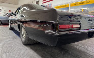 Chevrolet-Impala-1966-2-Door-25