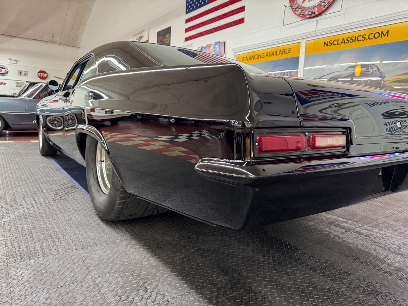 Chevrolet-Impala-1966-2-Door-25