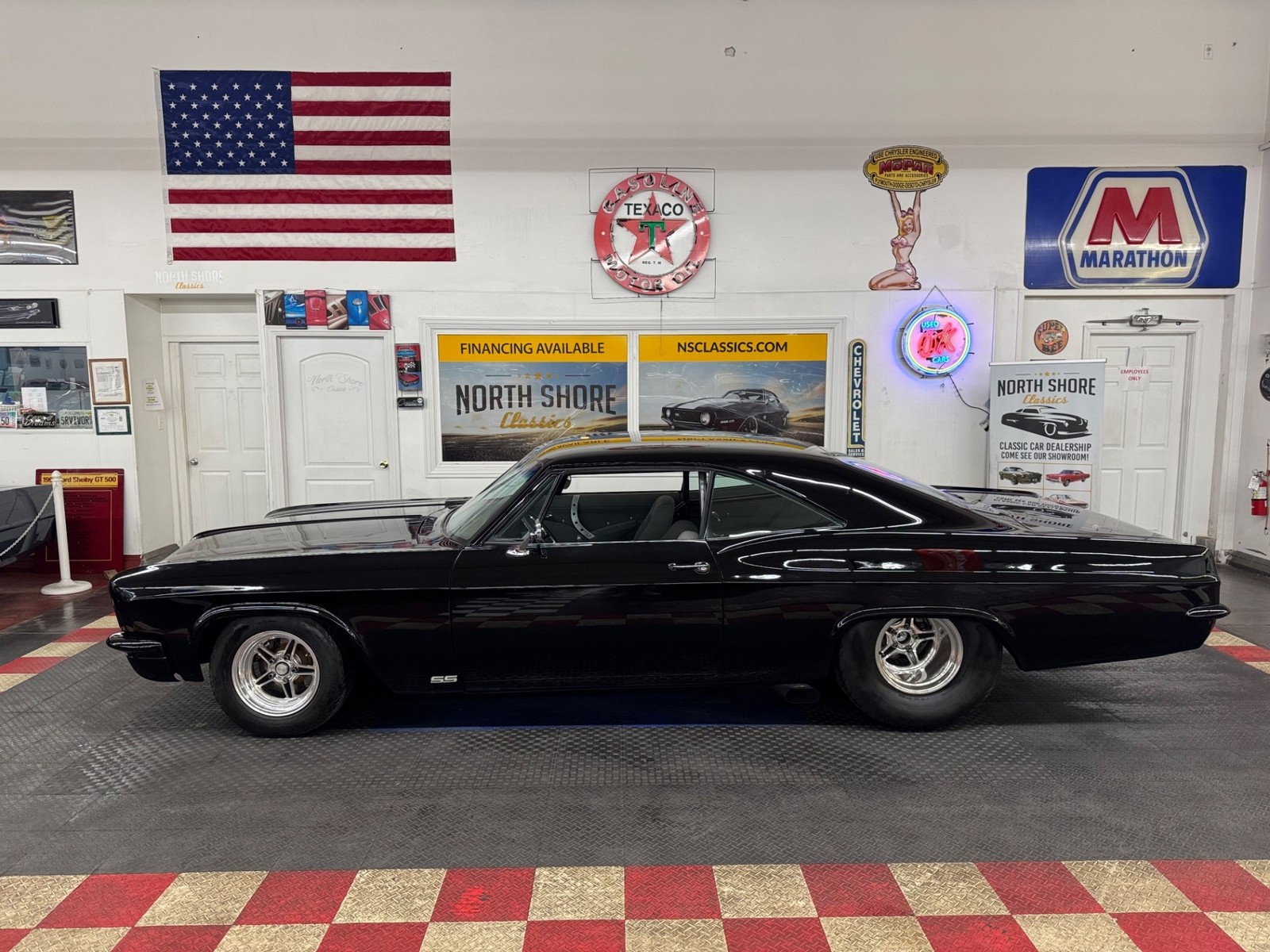 Chevrolet-Impala-1966-2-Door-3