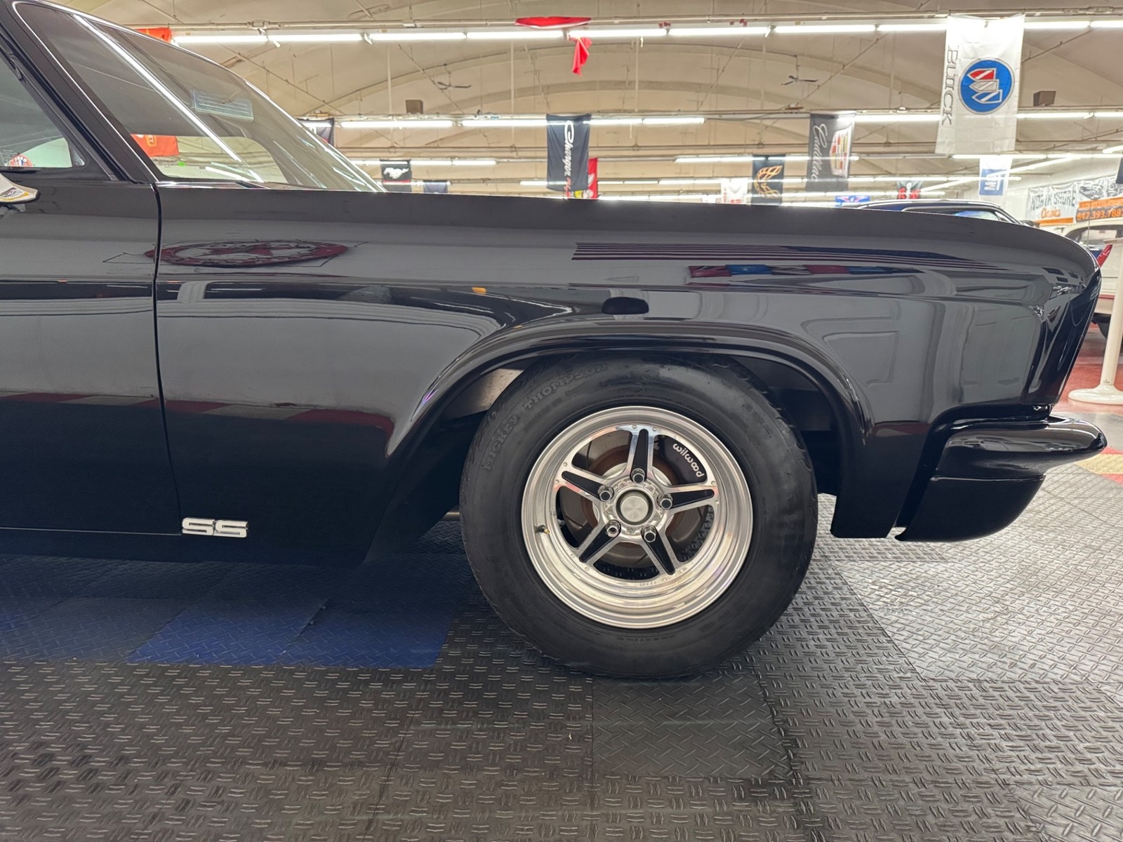 Chevrolet-Impala-1966-2-Door-30