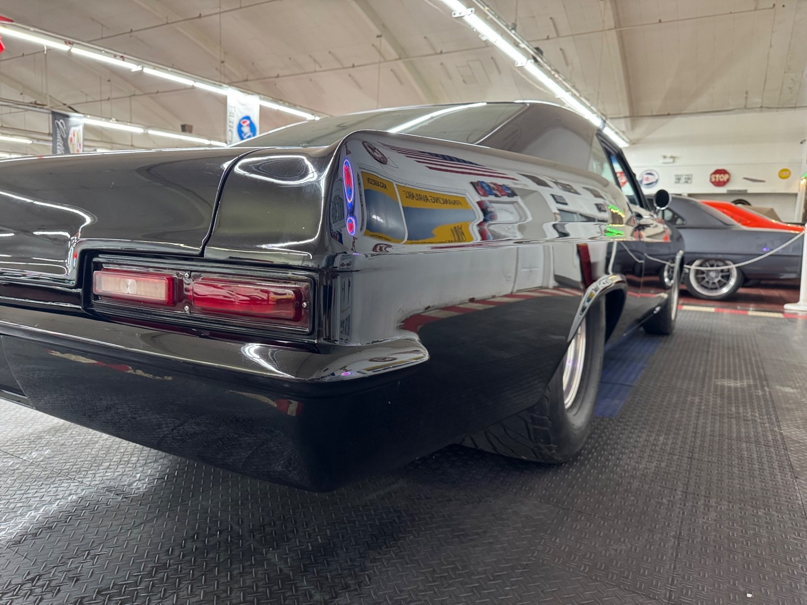 Chevrolet-Impala-1966-2-Door-31