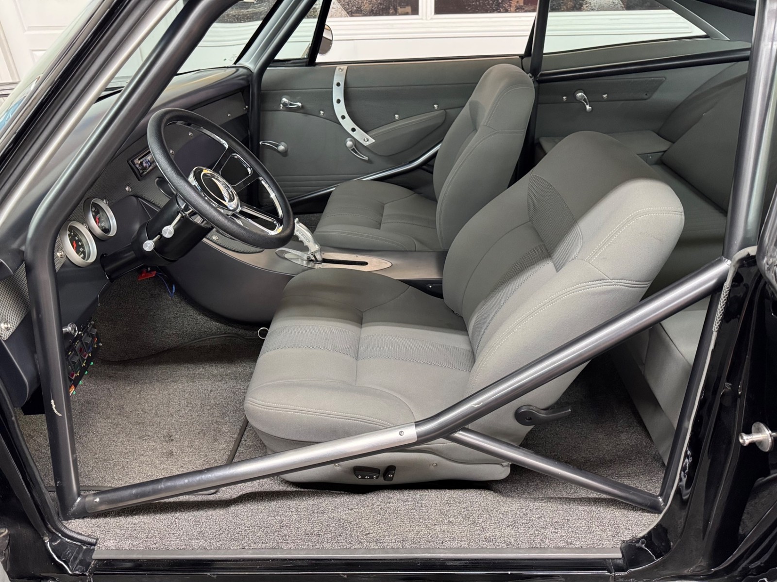 Chevrolet-Impala-1966-2-Door-32