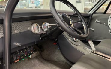 Chevrolet-Impala-1966-2-Door-35
