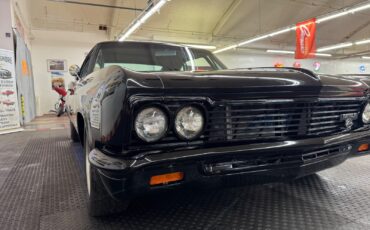 Chevrolet-Impala-1966-2-Door-7