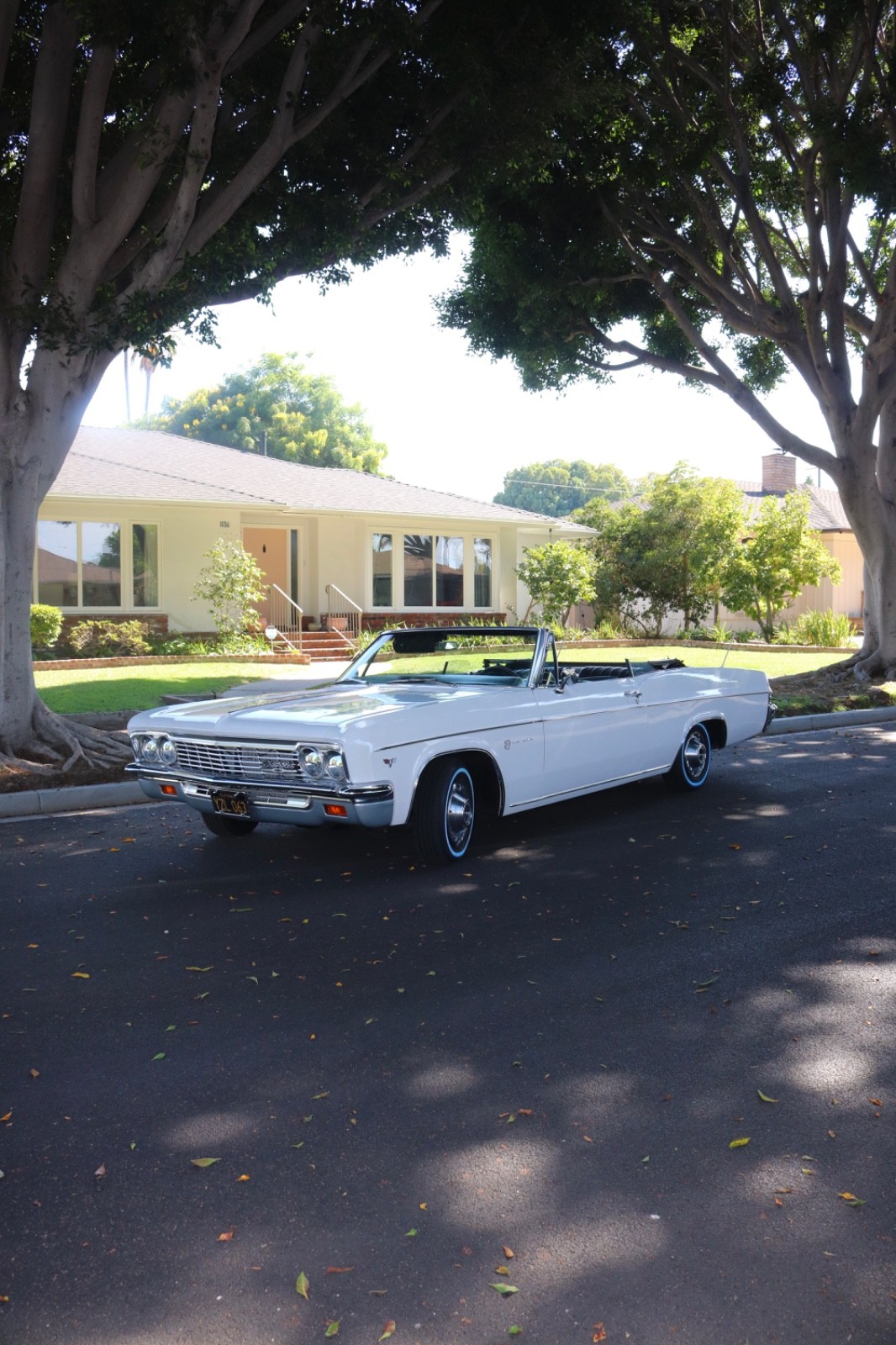 Chevrolet-Impala-1966-Convertible-1