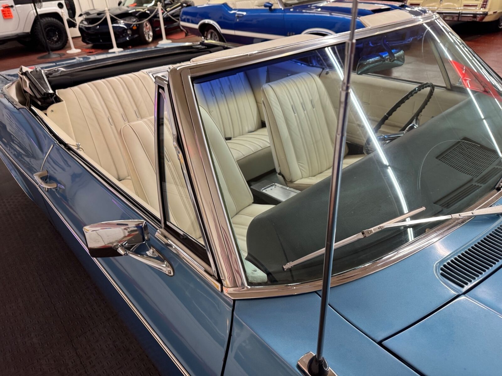 Chevrolet-Impala-1966-Convertible-17