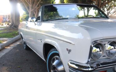 Chevrolet-Impala-1966-Convertible-2