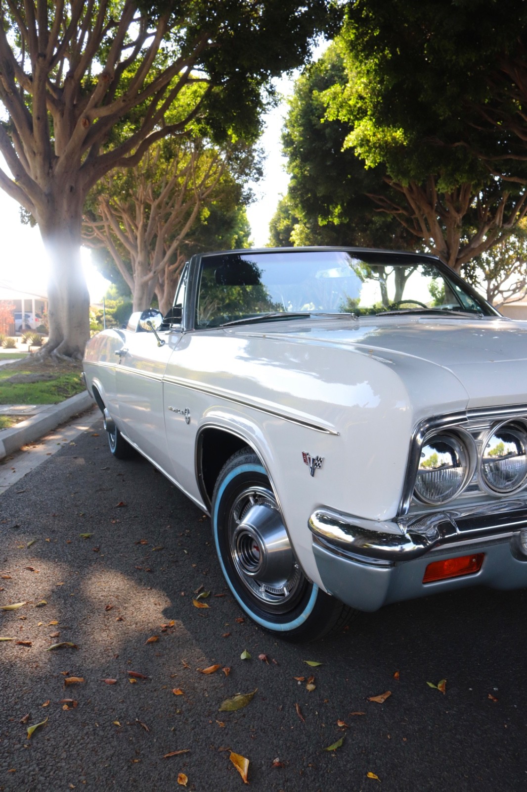 Chevrolet-Impala-1966-Convertible-2