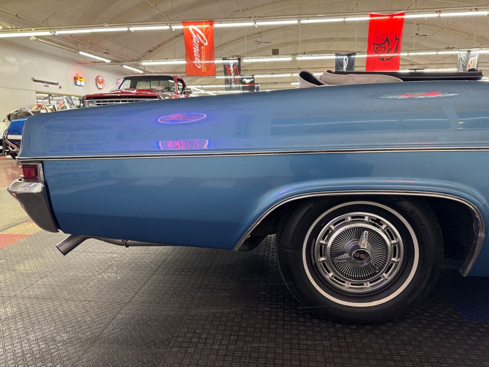 Chevrolet-Impala-1966-Convertible-28